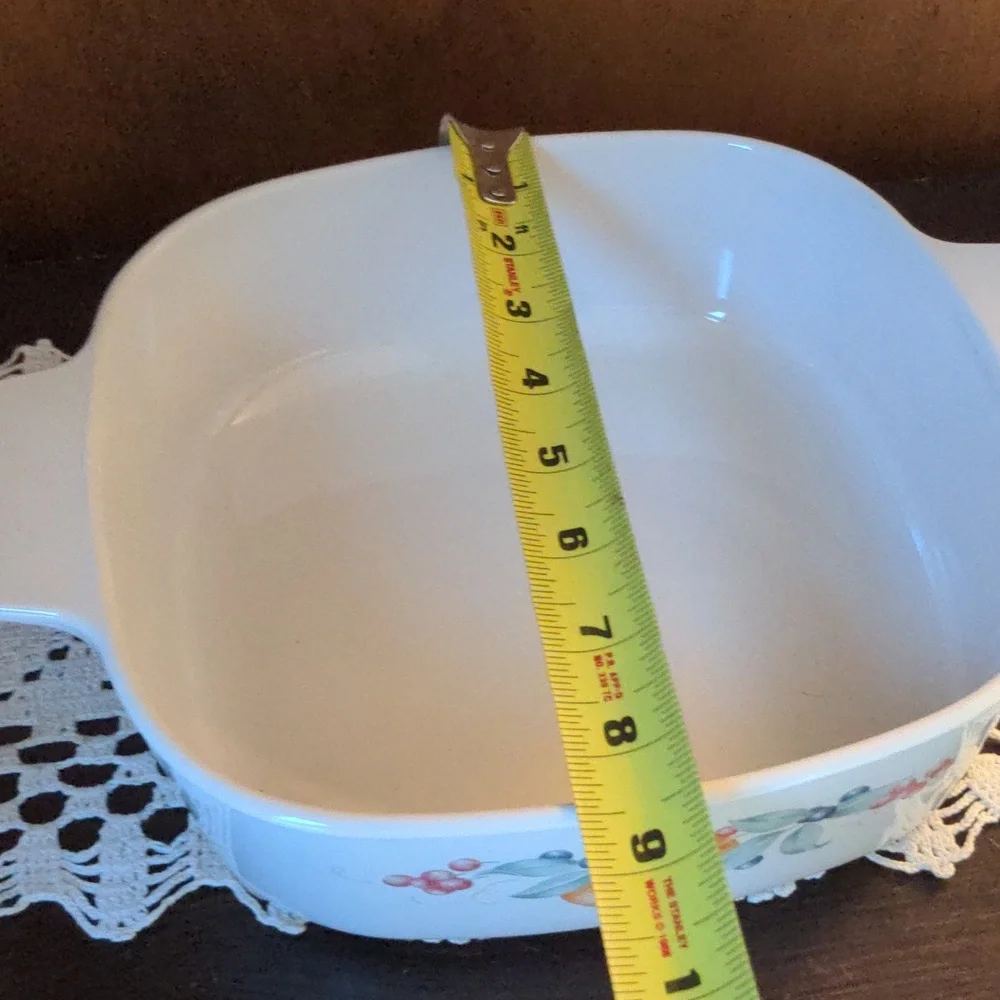 Vintage Corning Ware Abundance Pattern 2 Quart Casserole Dish with Lid